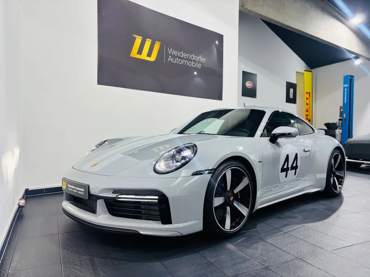 Porsche 992 Sport Classic*LIFT*BURM.*LED*LIMITIERT* Grau - 1