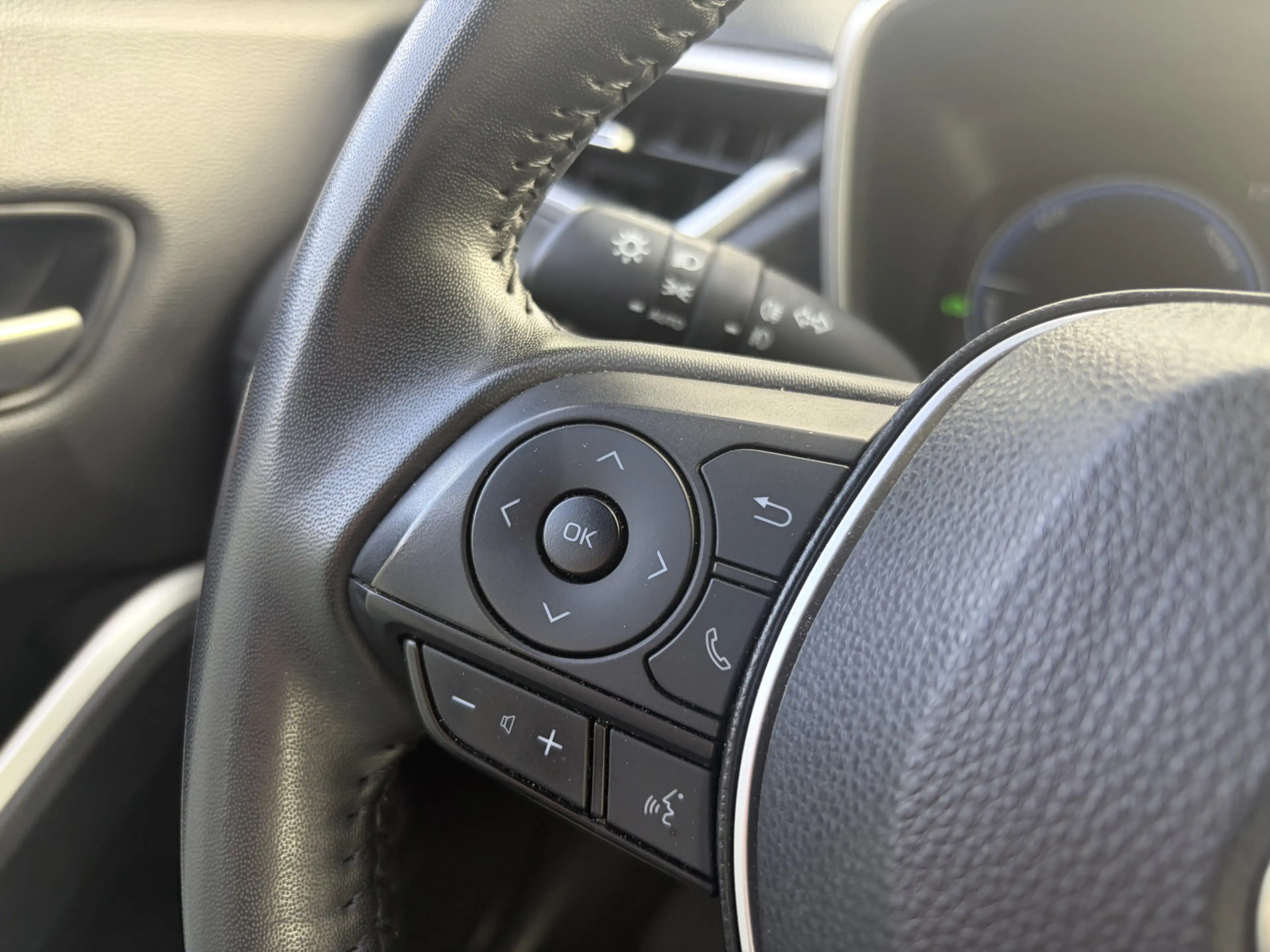 Toyota Corolla Cross Hybrid 140 Business Limited Carplay Parkeer en Dod — photo 14