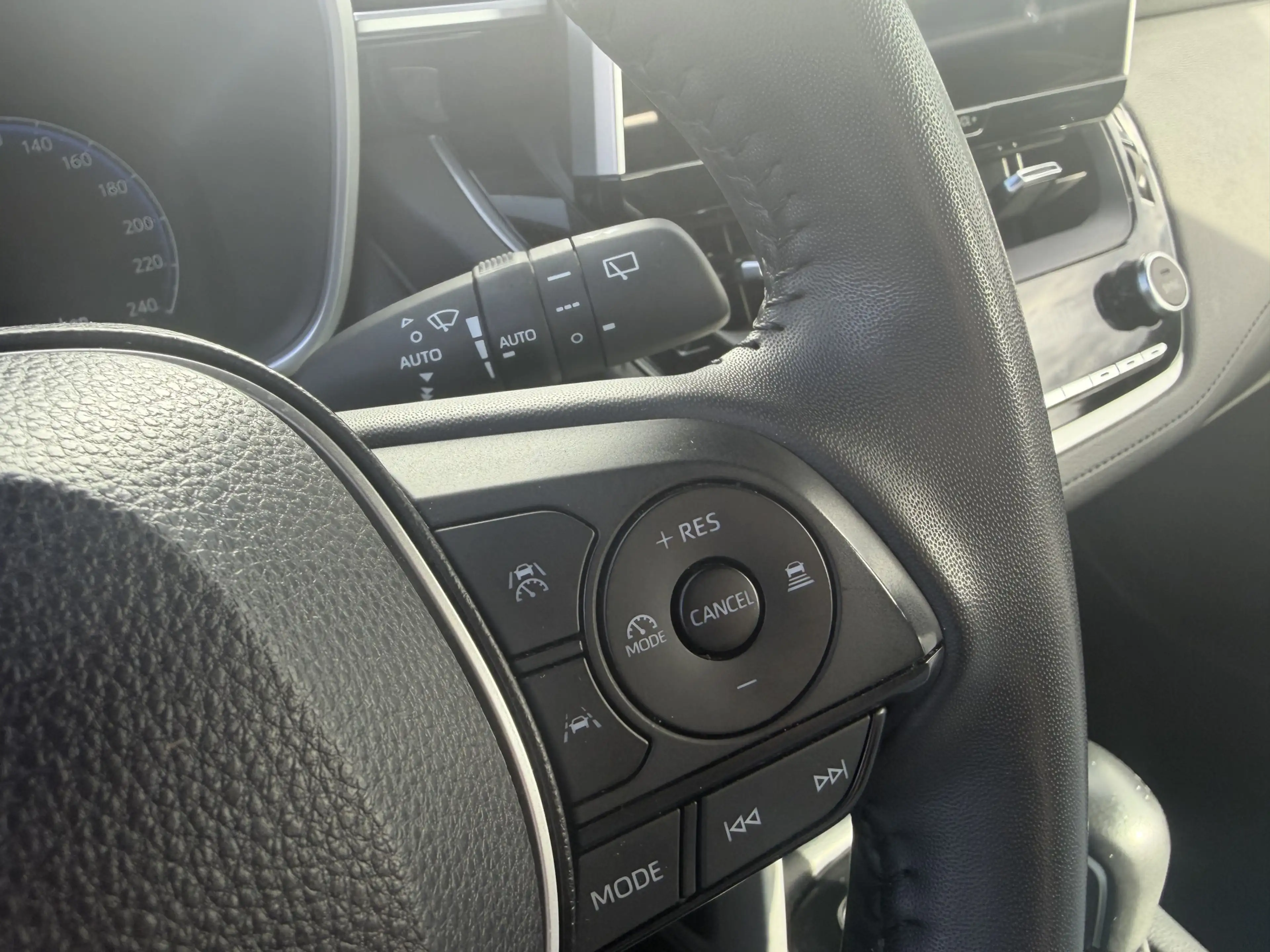 Toyota Corolla Cross Hybrid 140 Business Limited Carplay Parkeer en Dod — photo 13