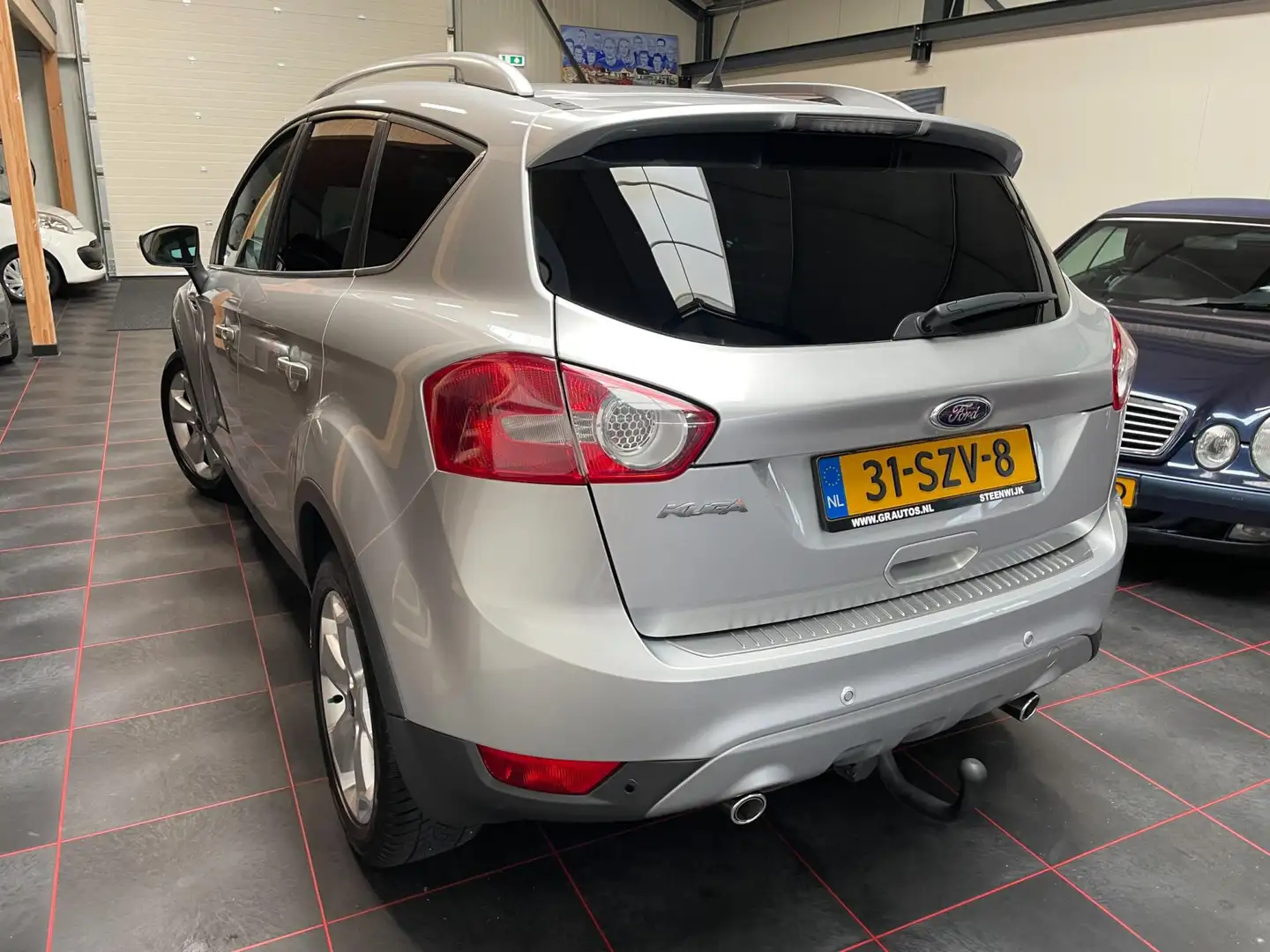 Ford Kuga 2.0 TDCi Titanium S 4x4 Grijs - 2