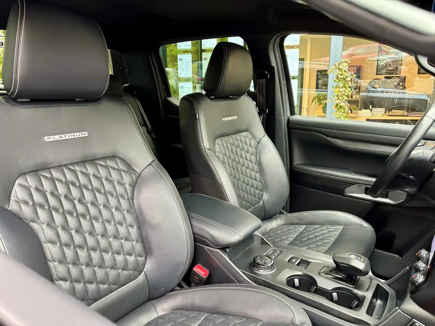 Ford Ranger 3.0 V6 241CV | PLATINUM | VOLET | 45.800 € HTVA Grijs - 2