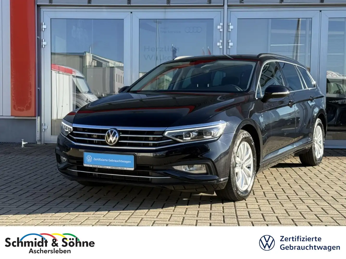 Volkswagen Passat Variant Business 1.5 TSI MATRIX, STHZ, Klima Navi Schwarz - 1