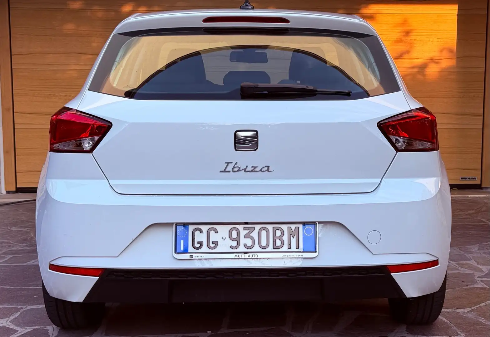 SEAT Ibiza 1.0 mpi Style 80cv 5p benzina 9.000km Neopatentati Bianco - 1