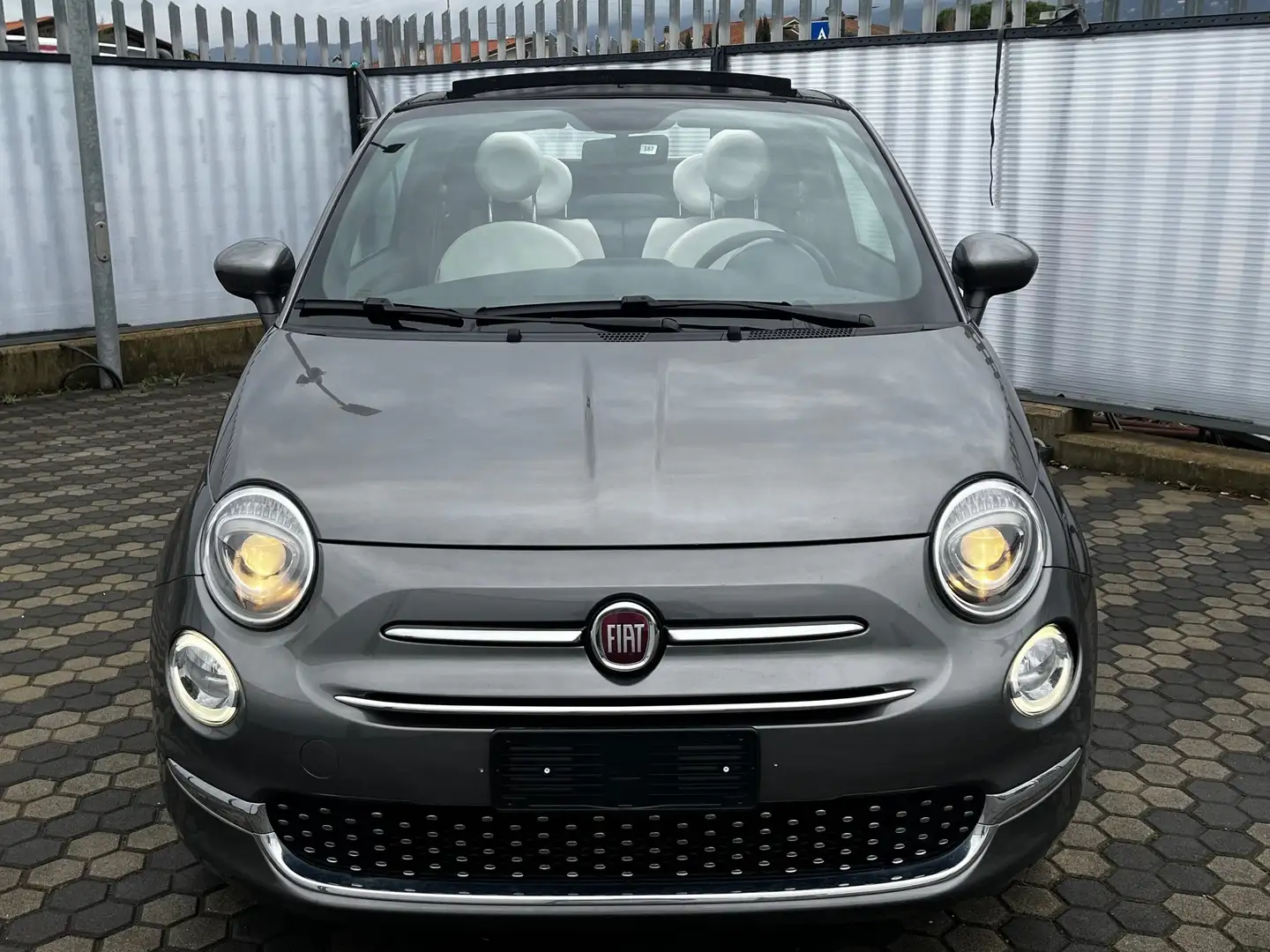 Fiat 500C 1.0 hybrid Dolcevita 70cv Grijs - 2