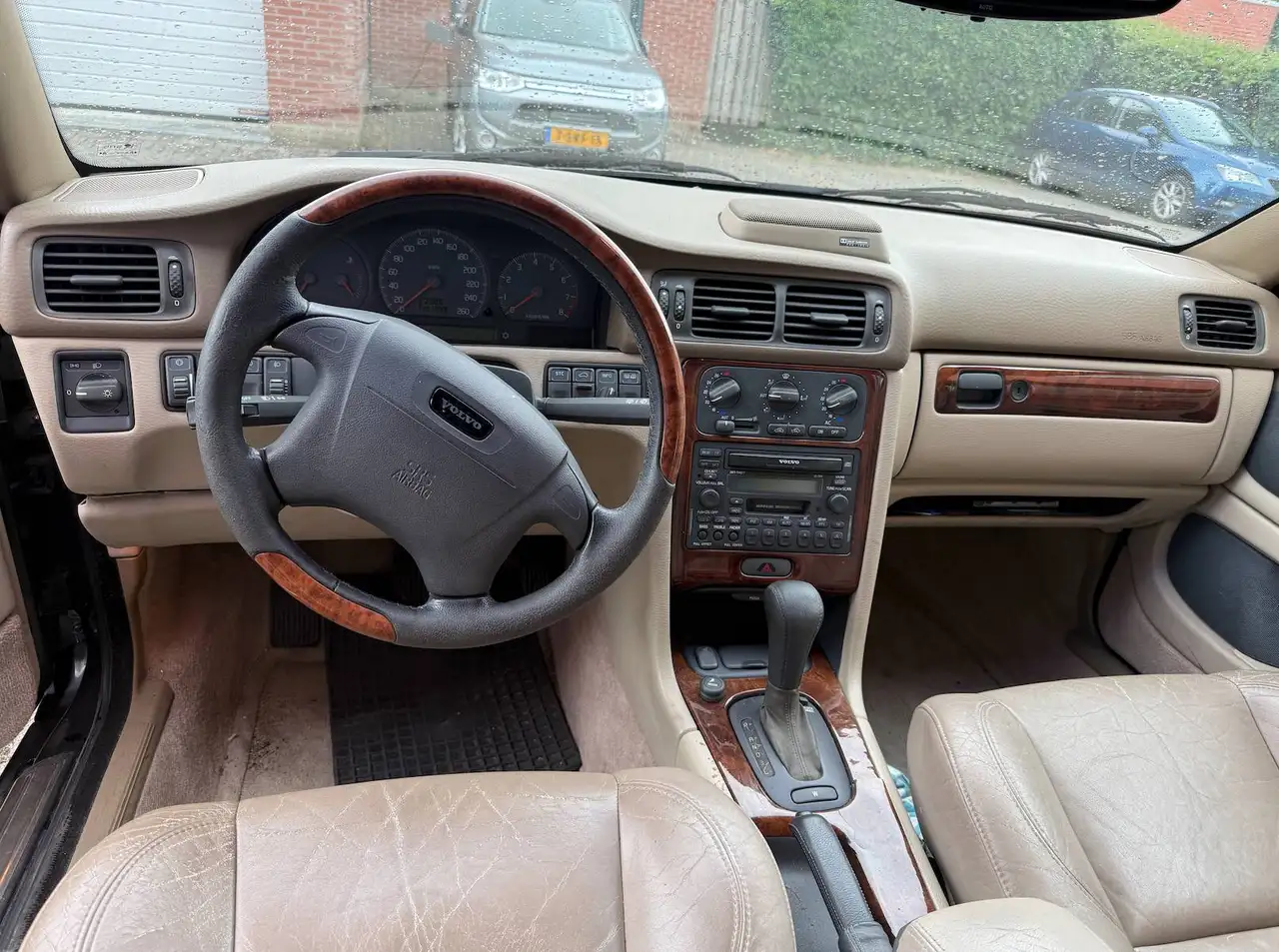 Volvo C70 2.4 T Prestige, foto 5