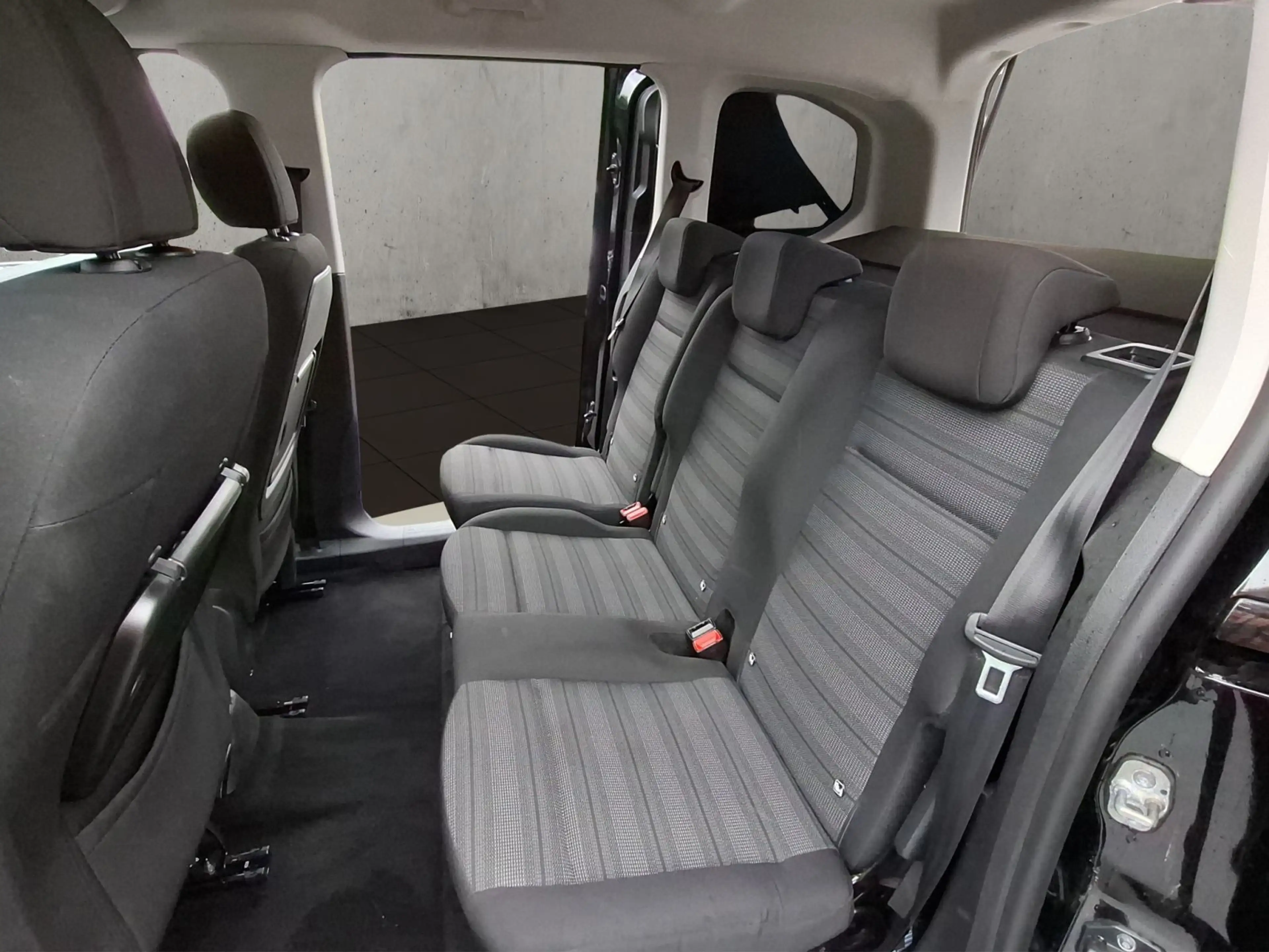 Opel Combo Life Edition 1.5 Diesel Start/Stop — photo 14