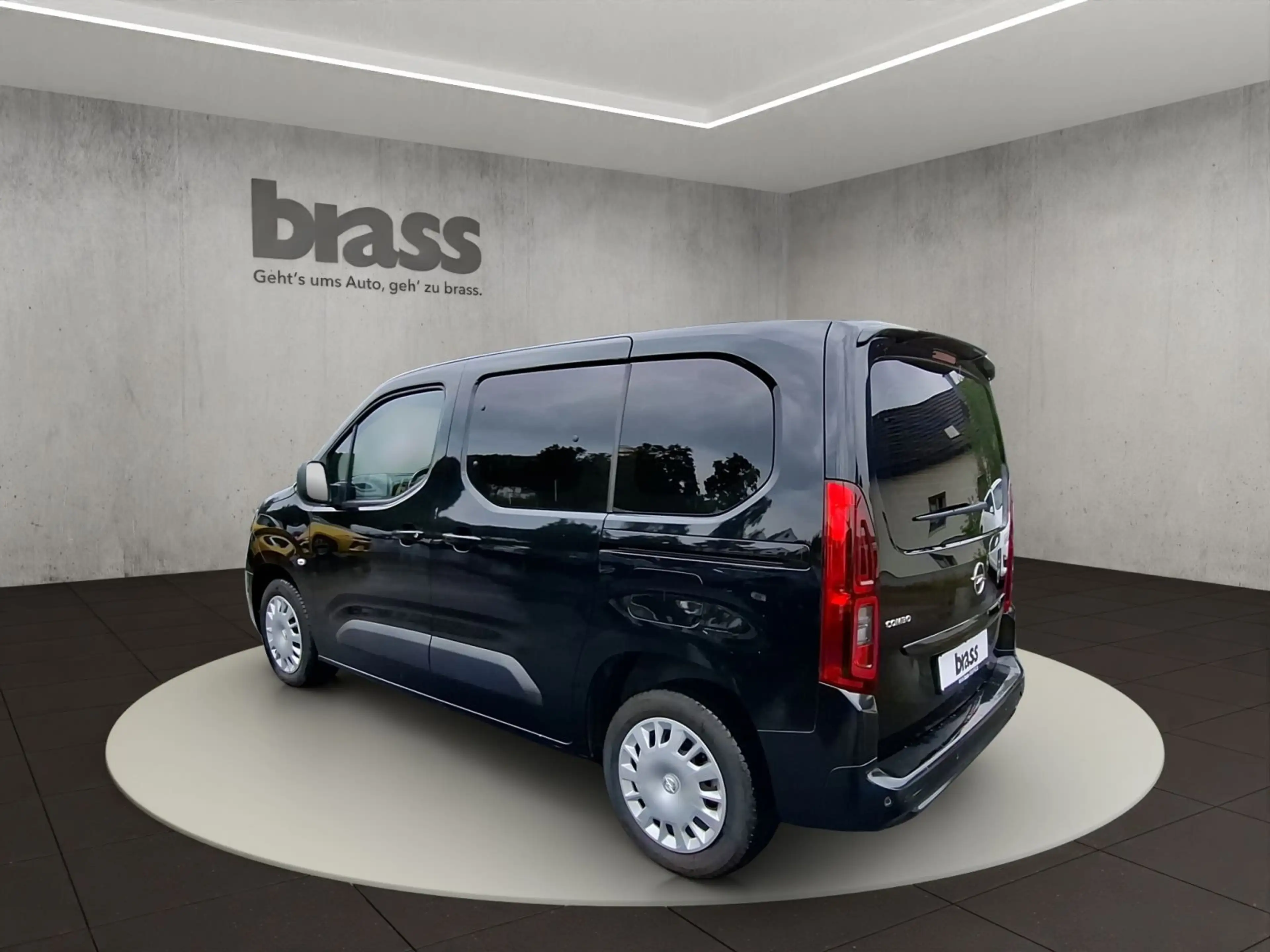 Opel Combo Life Edition 1.5 Diesel Start/Stop — photo 3