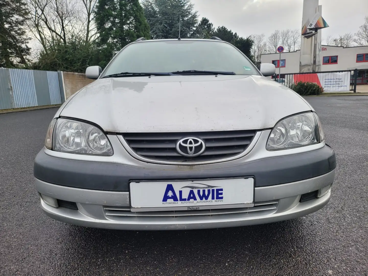 Toyota Avensis 2.0 Combi linea sol Gewerbe oder Export Plateado - 2