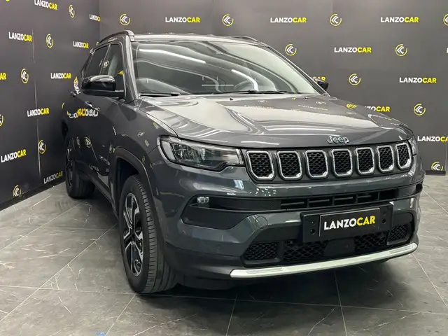 Jeep Compass view 3