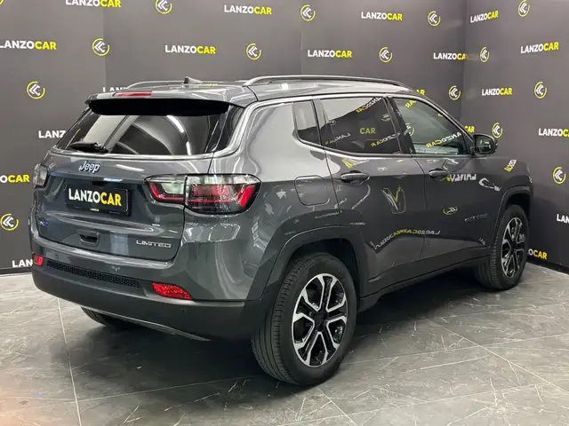 Jeep Compass view 4