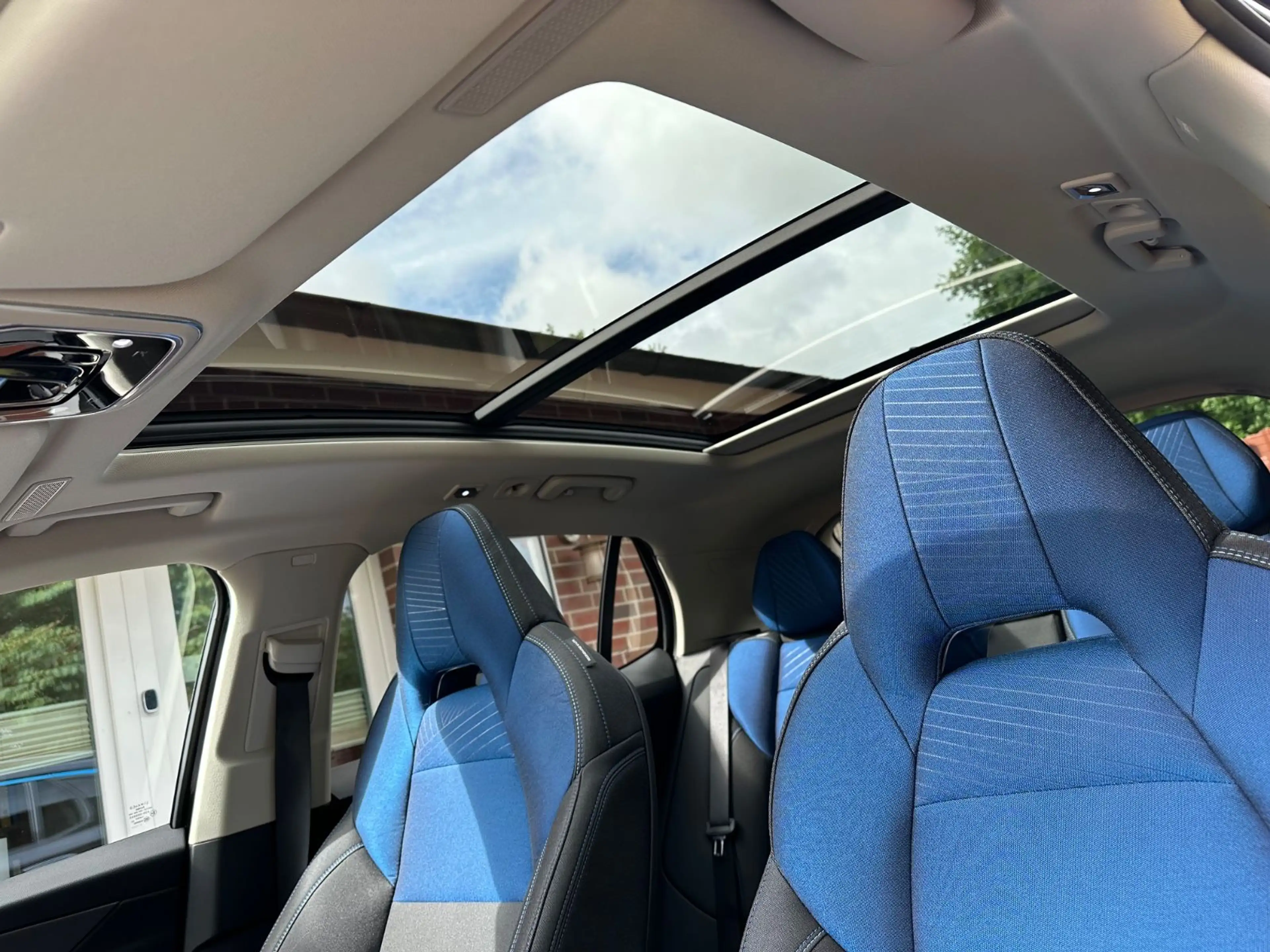 Lynk & Co 01 PHEV, Vollausstattung mit 360 Grad Kamera!!! — photo 12
