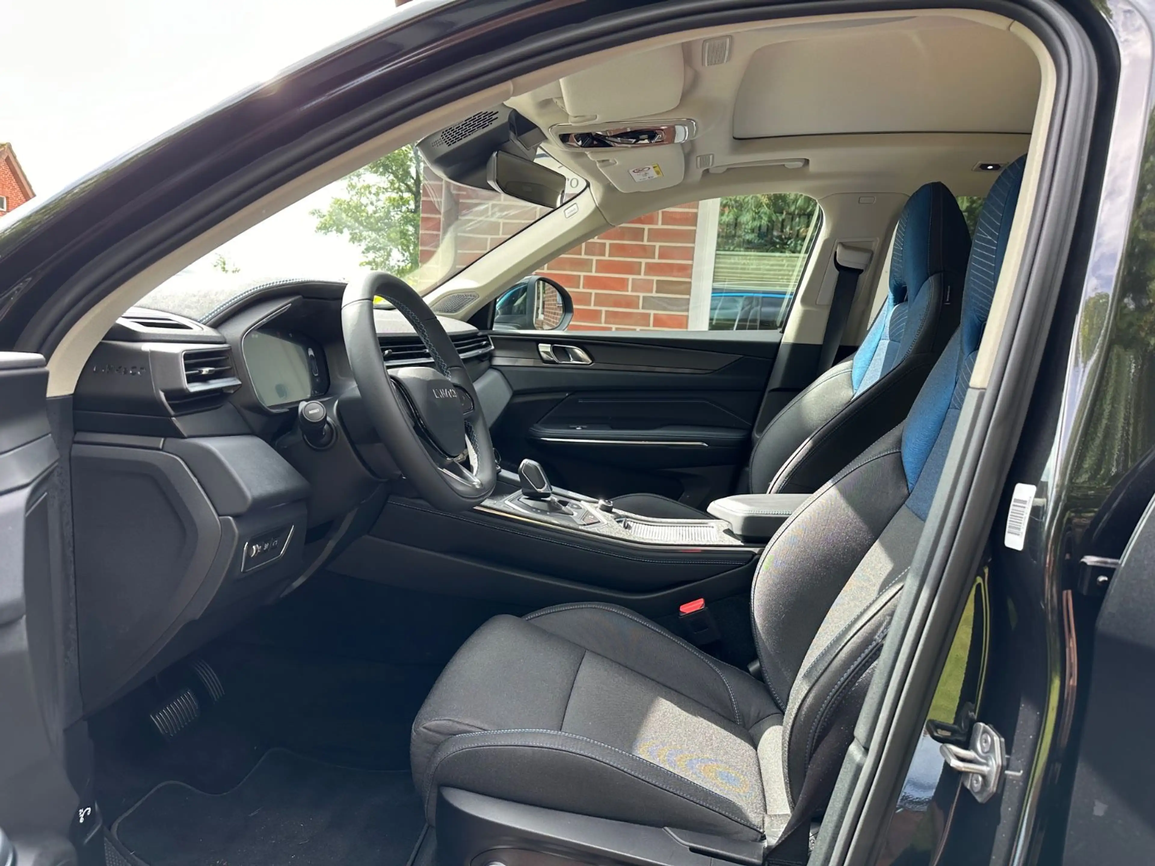Lynk & Co 01 PHEV, Vollausstattung mit 360 Grad Kamera!!! — photo 6