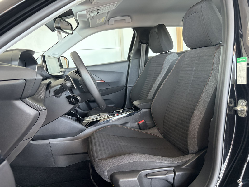 Peugeot 2008 Automaat / Apple Carplay - Android Auto / Airco / Sensoren / Navigatie / — photo 12
