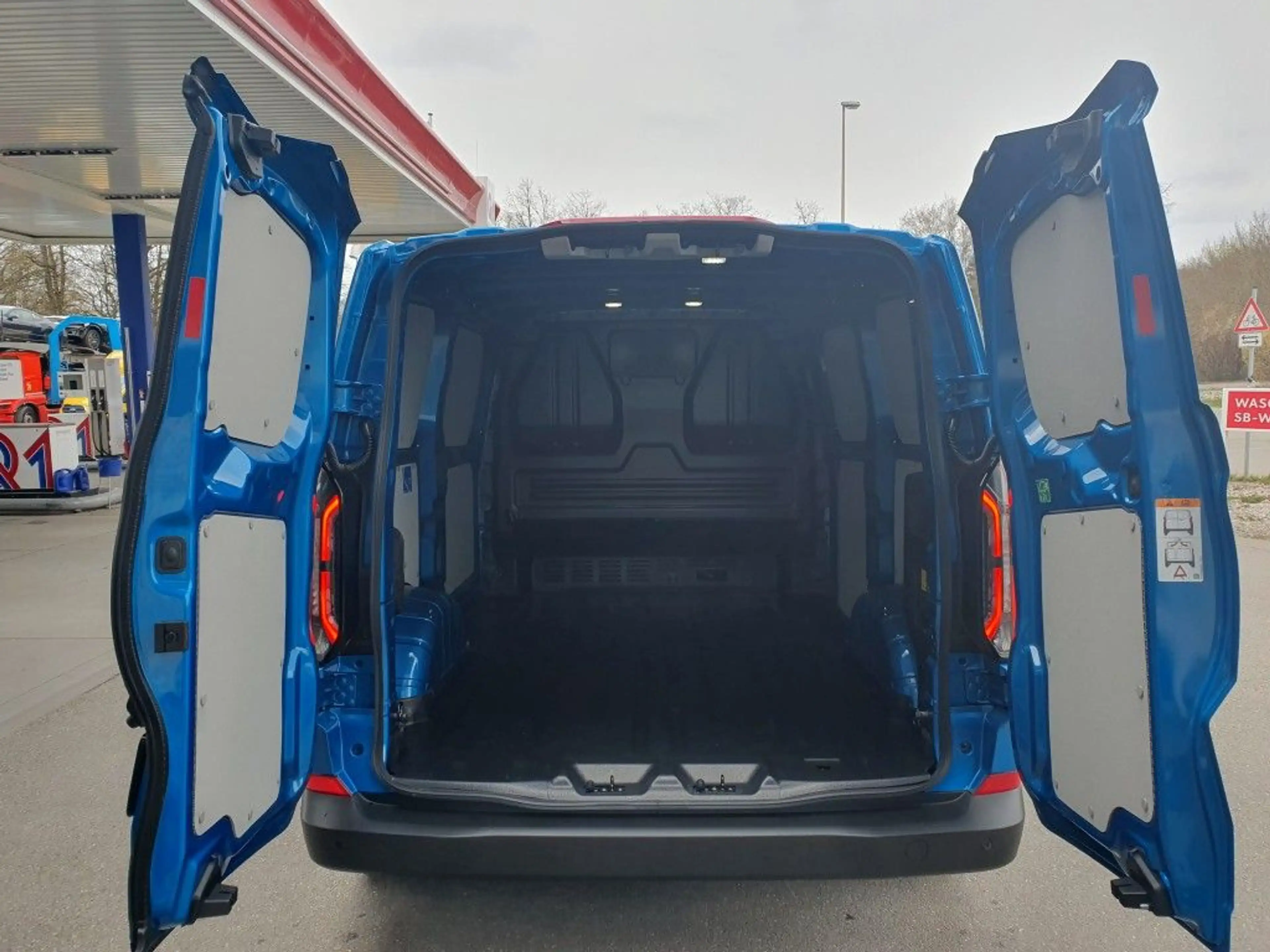 Ford E-Transit Custom 320 L1H1 LKW HA Trend (V710/NXN) — photo 9