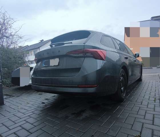 Skoda Octavia Combi 2.0 TDI DSG First Edit. StHz,AHK,ACC,Canton