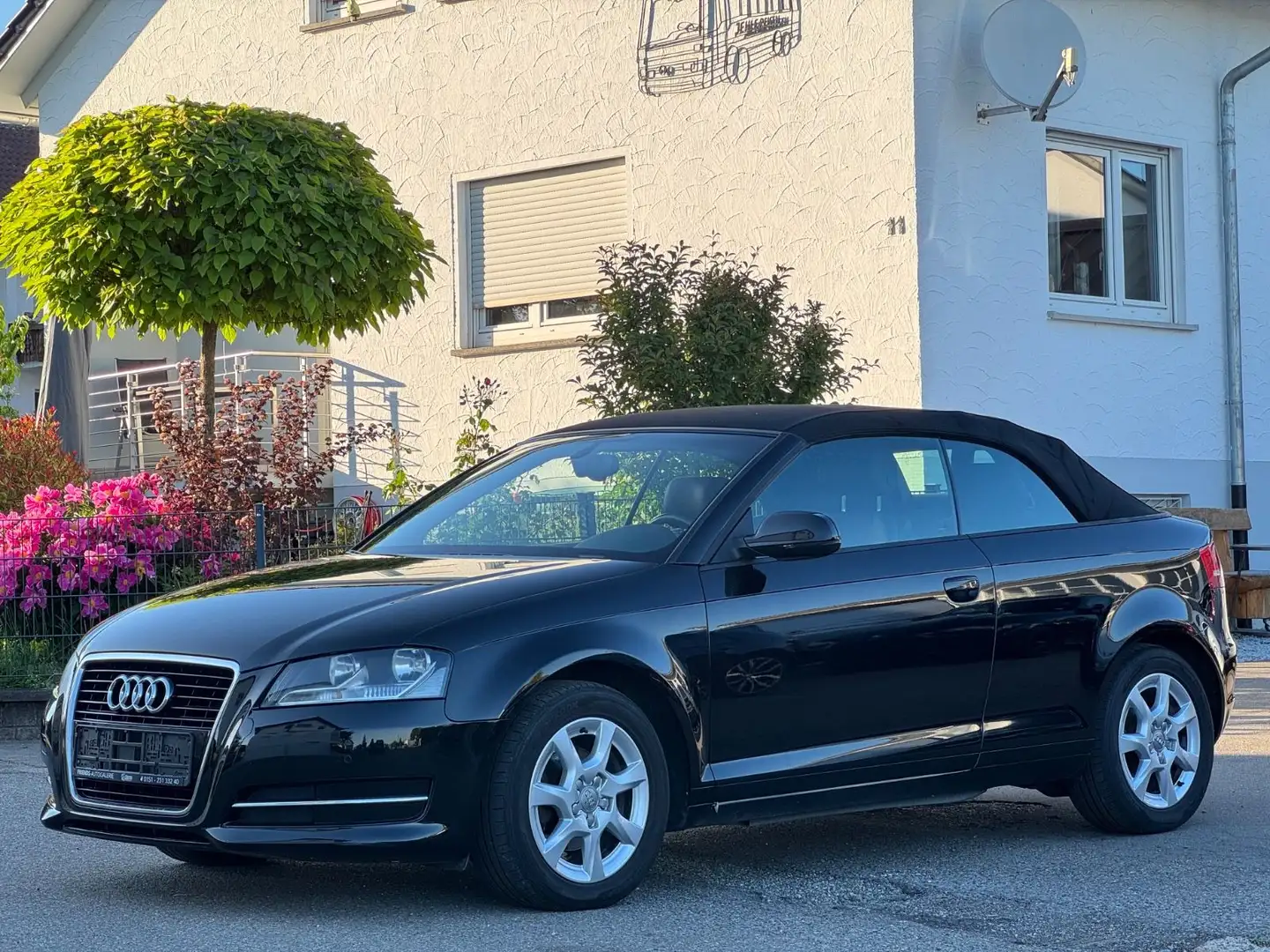 Audi A3 Cabriolet Attraction|Alcantara|8 fach|Tempom. Schwarz - 2