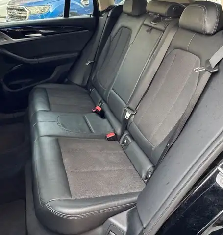 BMW X3 view 10