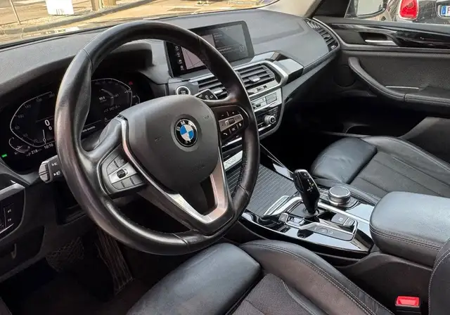 BMW X3 view 8