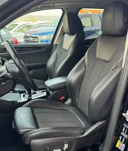 BMW X3 view 9