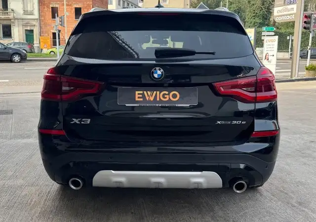 BMW X3 view 4