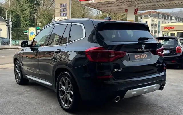 BMW X3 view 5