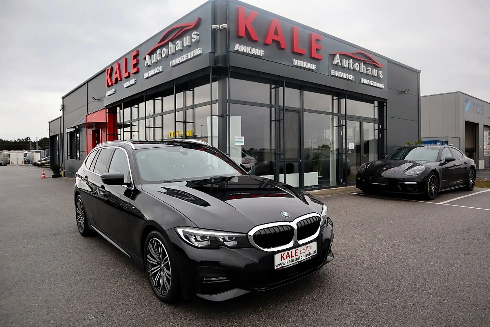 BMW 320 d Touring 48 V Aut. *M-Sportpaket*1.Besitz*LEDE... Schwarz - 1