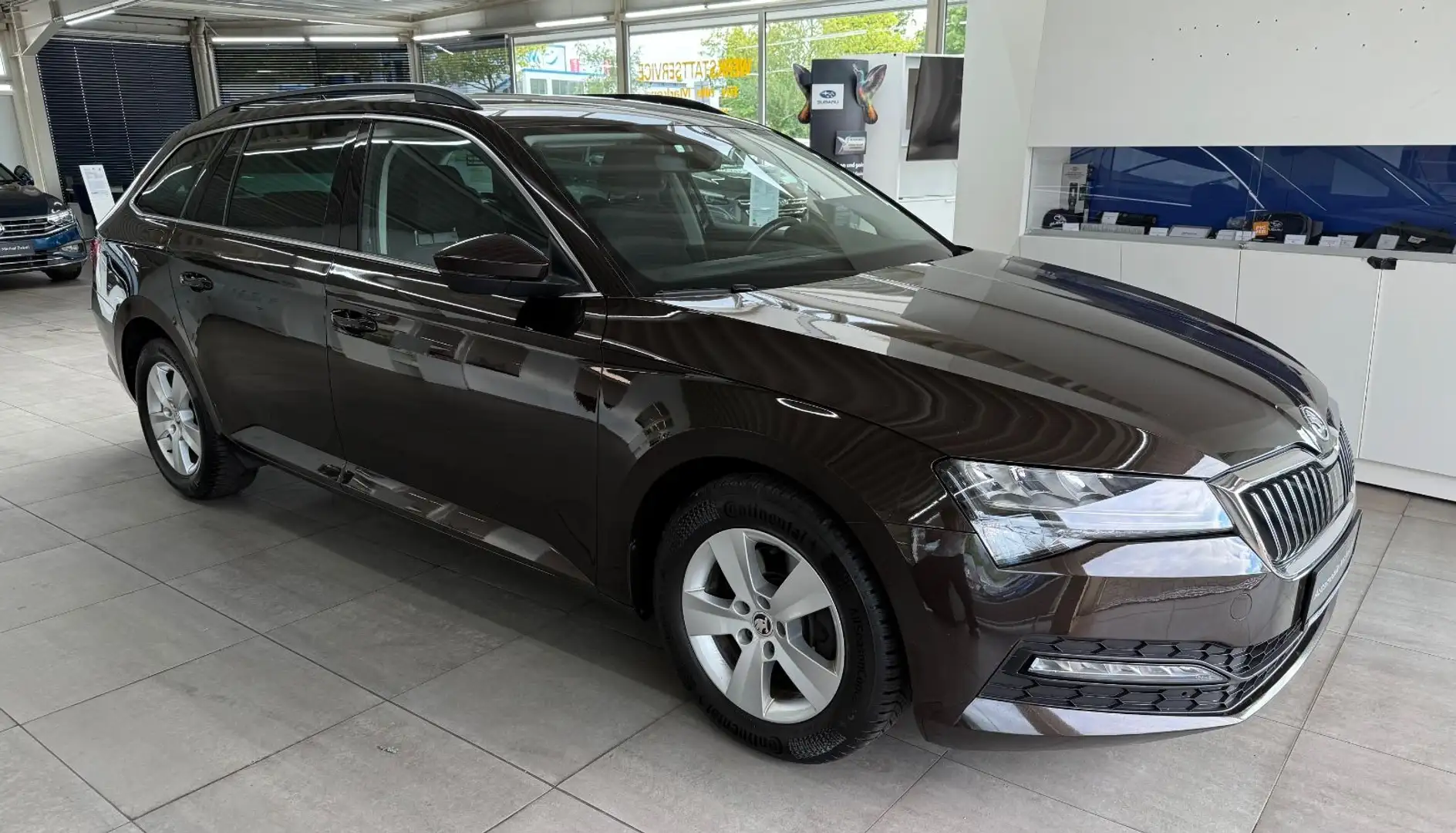 Skoda Superb *Combi*Ambition*Navi*App-Con*LED*AHK* Braun - 1