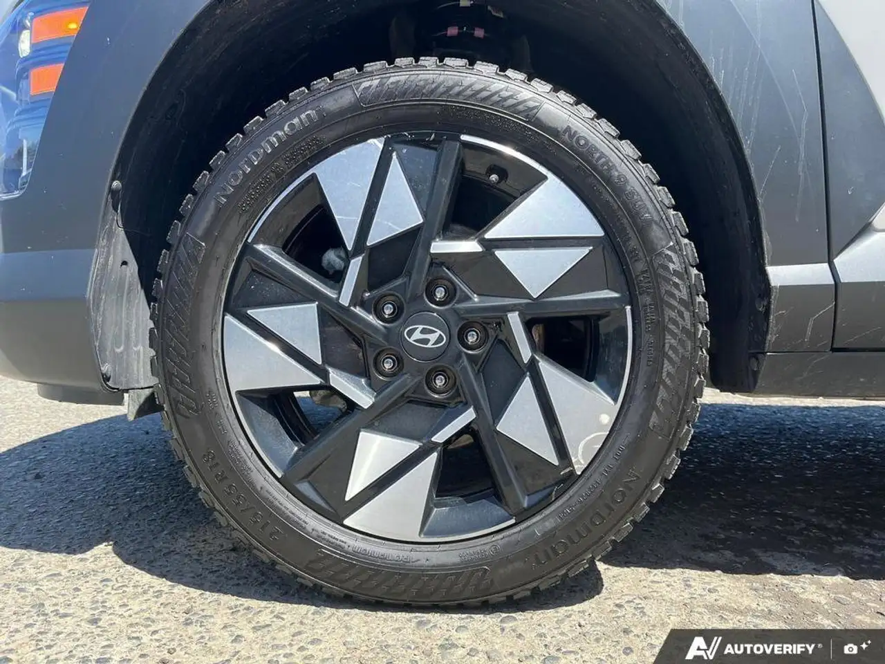 Hyundai KONA снимка Hyundai KONA