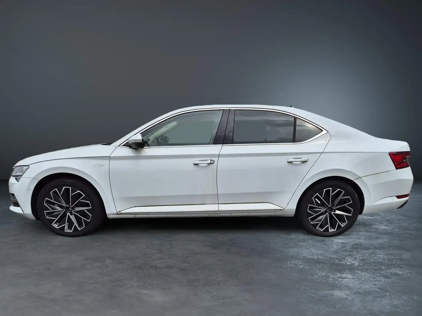 Skoda Superb Limousine Plug-In-Hybrid L&K 150 kW (204 PS), A... Weiß - 2