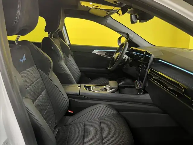 Renault Austral view 12