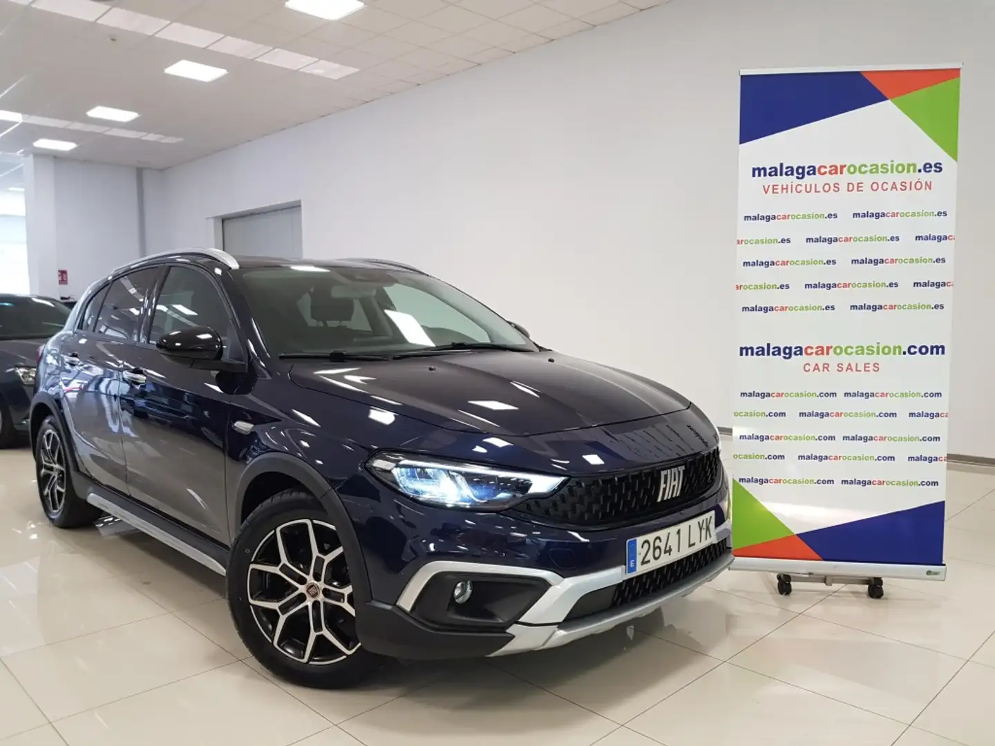 Fiat Tipo 1.3 Multijet City Cross 70KW Bleu - 1