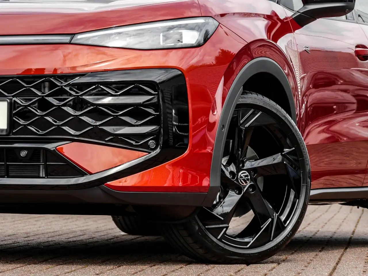 Volkswagen T-Roc R-Line 1.5 l eTSI OPF 110 kW (150 PS) 7-Ga 5