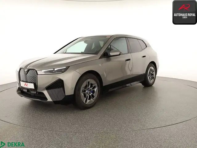 BMW iX iX xDrive40 SPORT SKYLOUNGE,360GRAD,HEADUP,ACC