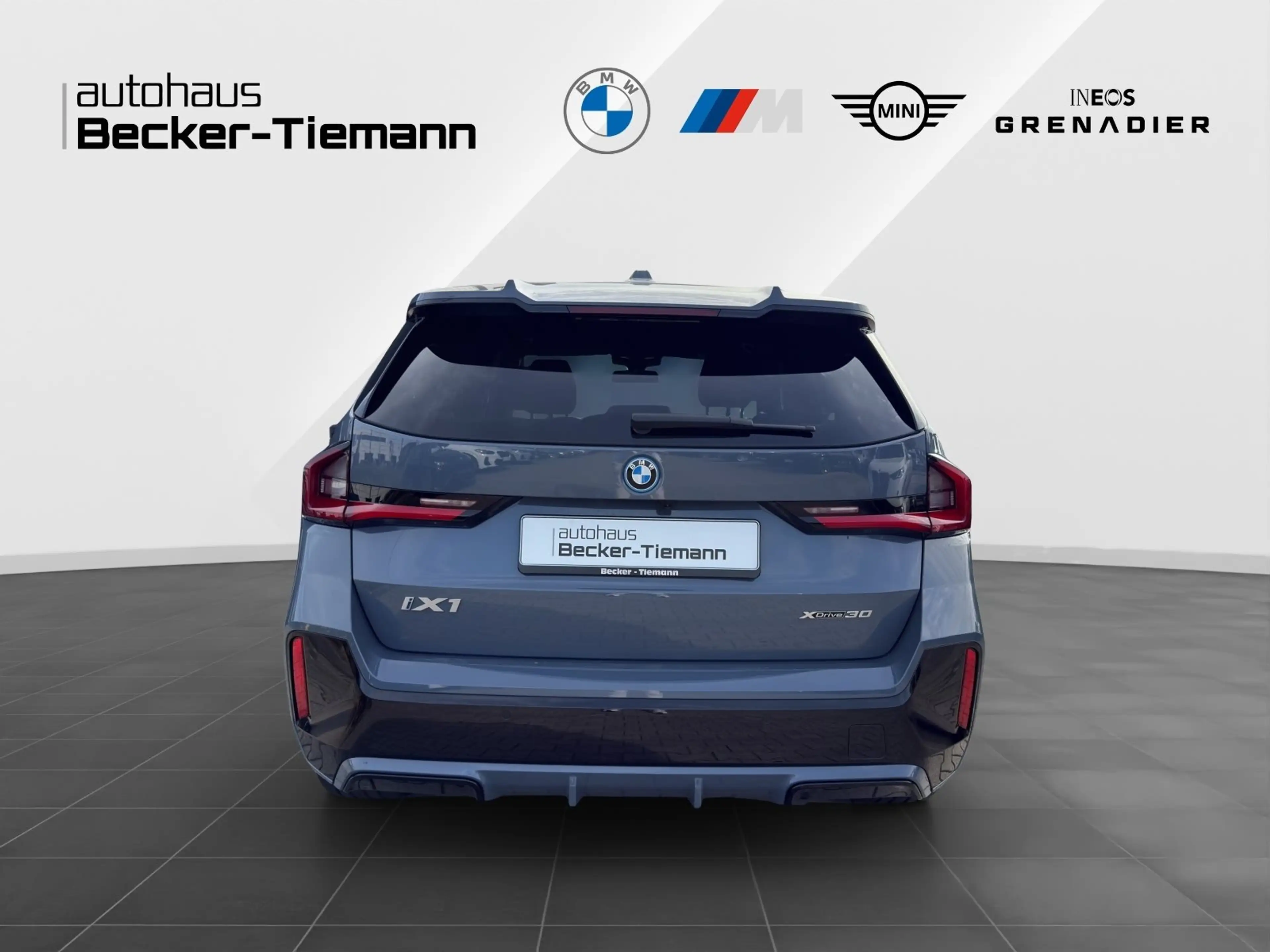 BMW iX 1 xDrive30 M Sport Pro LivePro/CarPlay/Head-Up/Dri — photo 5