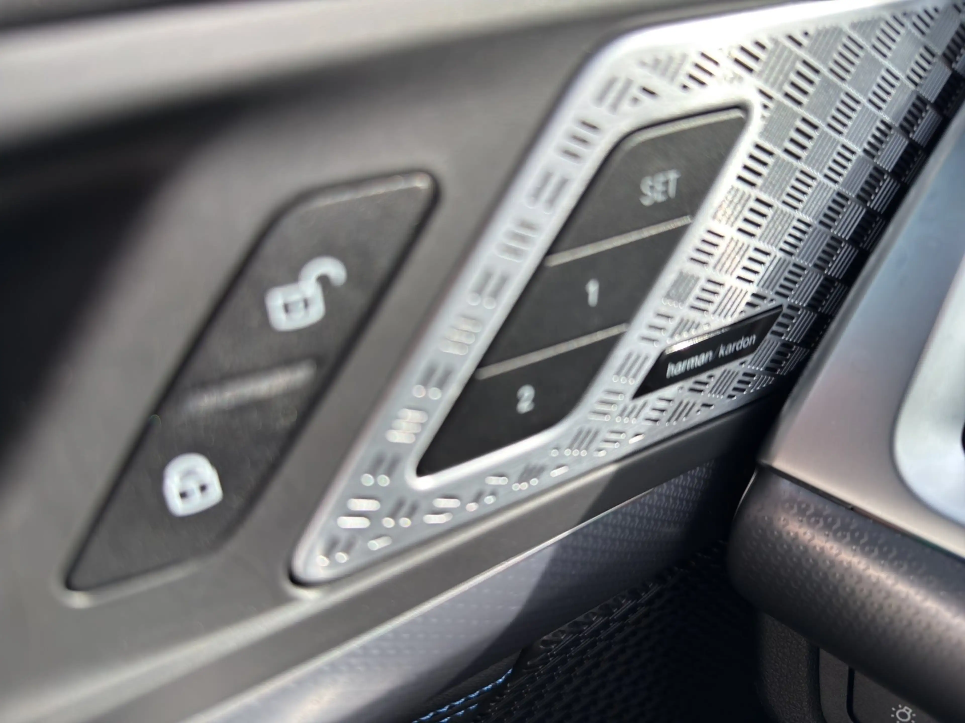 BMW iX 1 xDrive30 M Sport Pro LivePro/CarPlay/Head-Up/Dri — photo 11