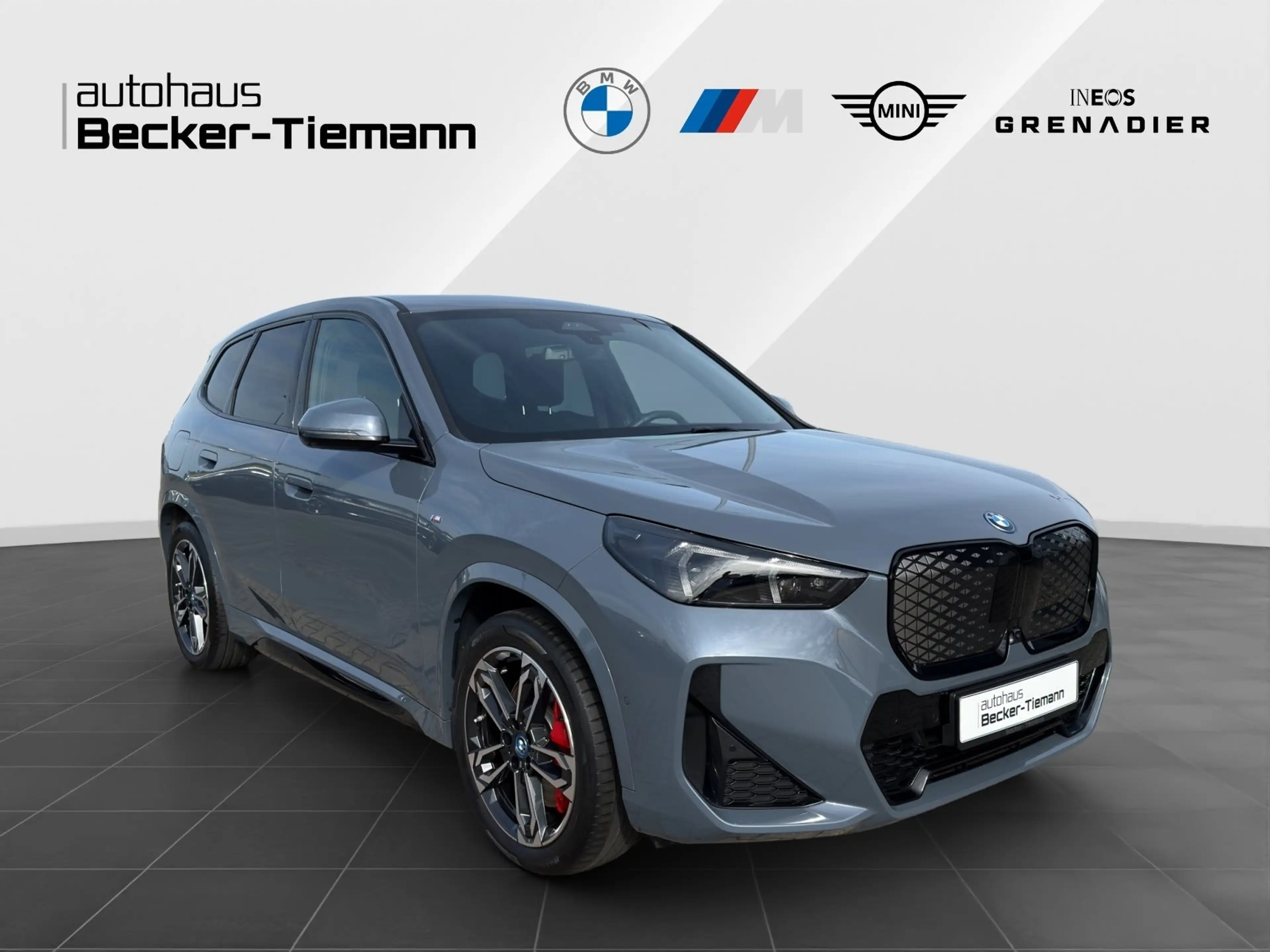 BMW iX 1 xDrive30 M Sport Pro LivePro/CarPlay/Head-Up/Dri — photo 7