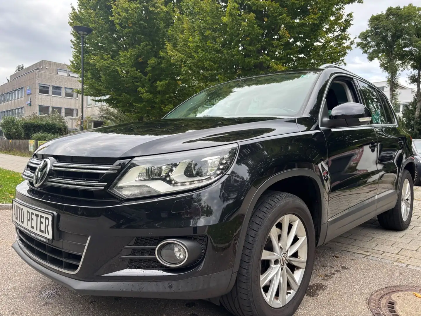 Volkswagen Tiguan Sport & Style 4Motion*Zahnriemen NEU*TÜV* Negro - 1