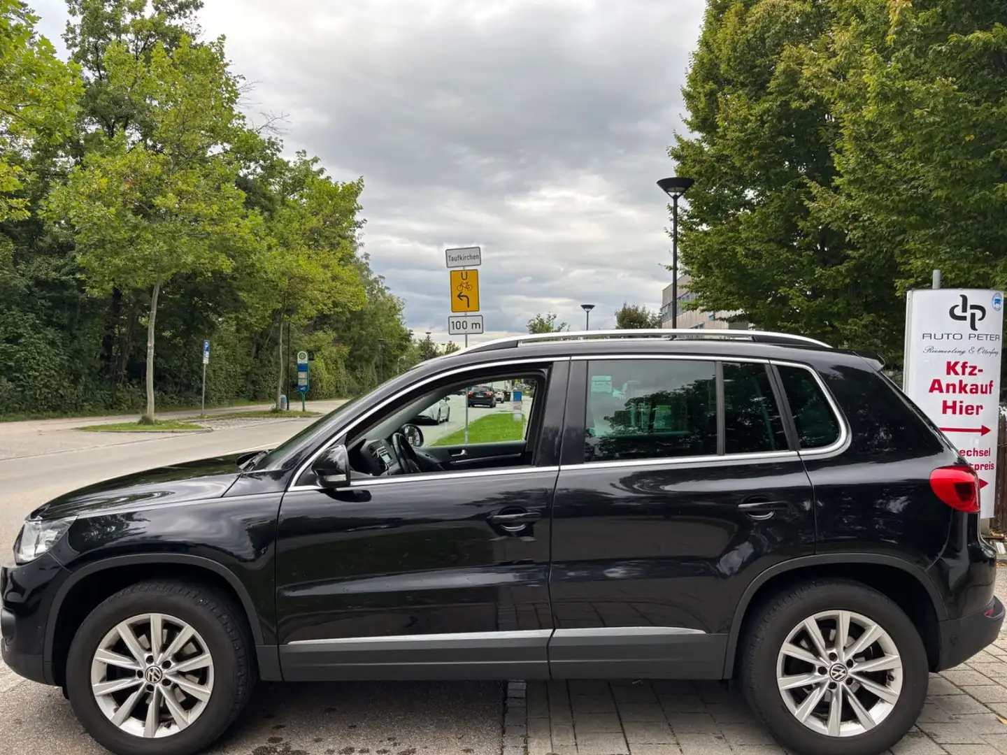 Volkswagen Tiguan Sport & Style 4Motion*Zahnriemen NEU*TÜV* Negro - 2