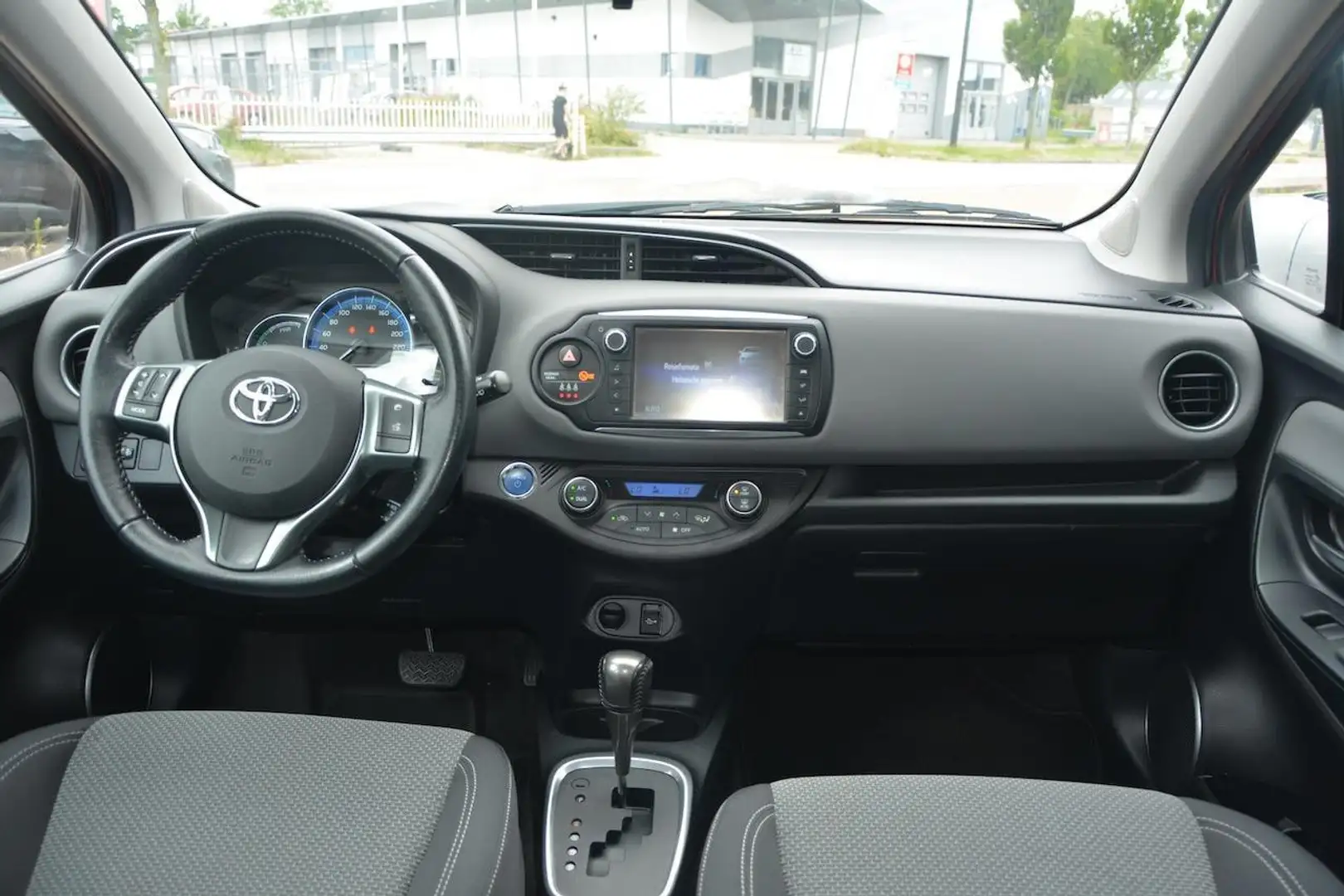 Toyota Yaris 1.5 Hybrid Lease Clima|Cruise|NAVI|Camera|NAP Rood - 2
