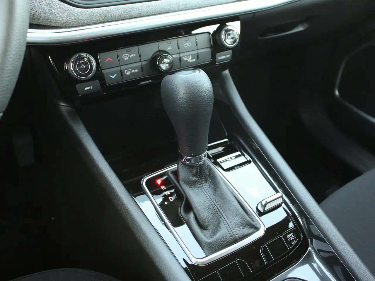 Jeep Compass photo Jeep Compass