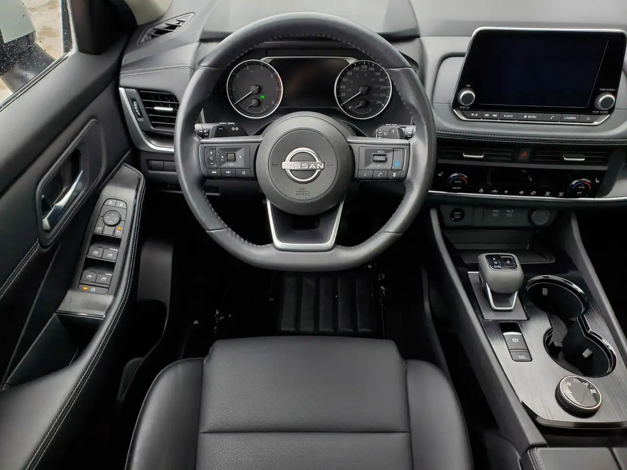 Nissan Rogue снимка Nissan Rogue