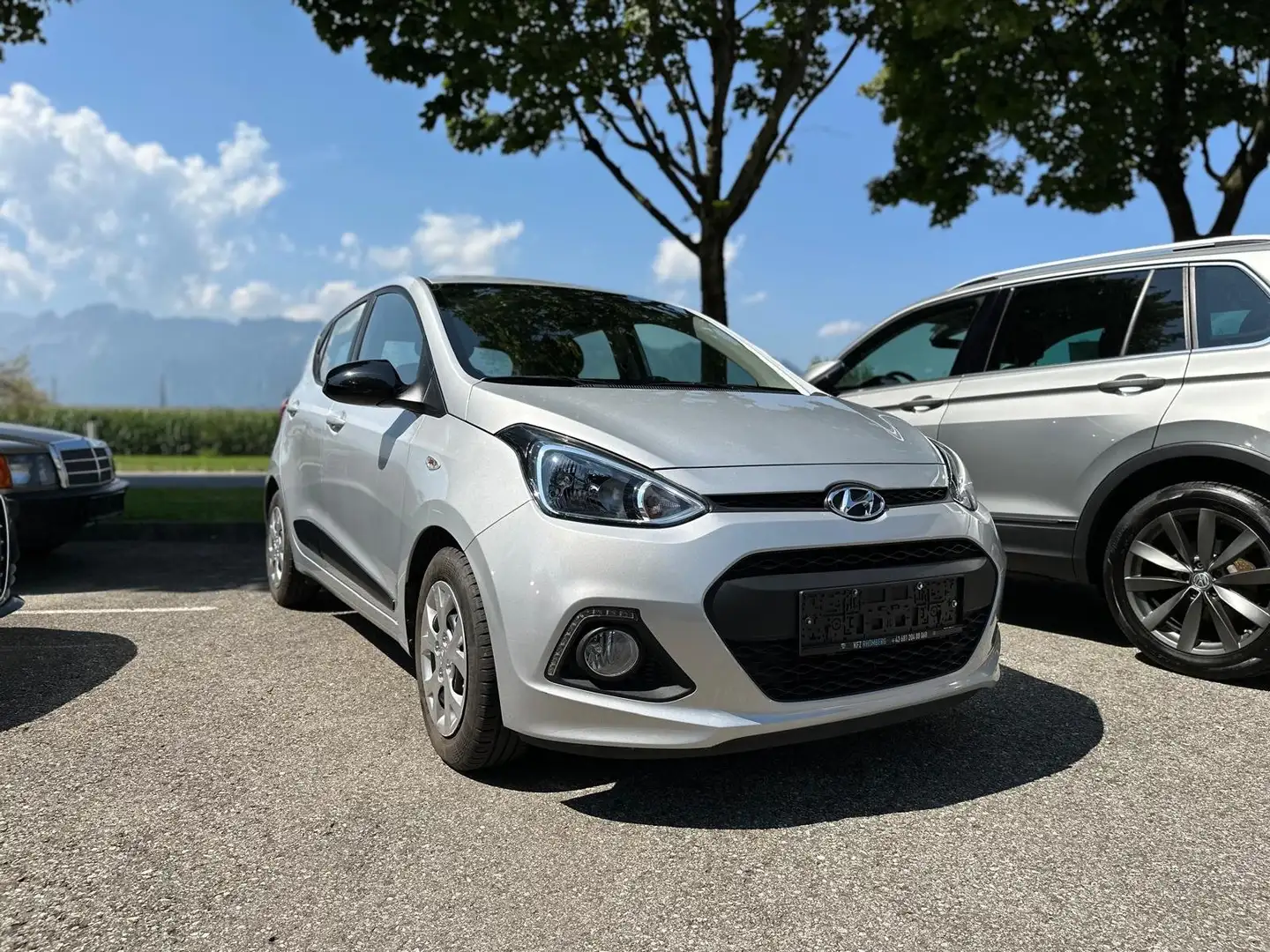 Hyundai i10 i10 1,0 Black Line Black Line Silber - 1