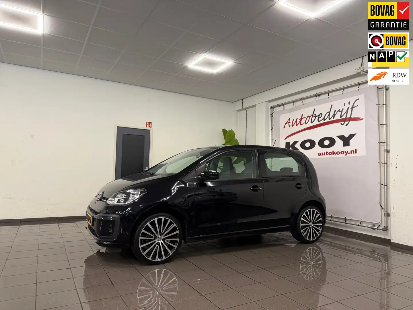 Volkswagen up! 1.0 BMT move up! * Airco / 17" LM Velgen / LED / N Zwart - 1