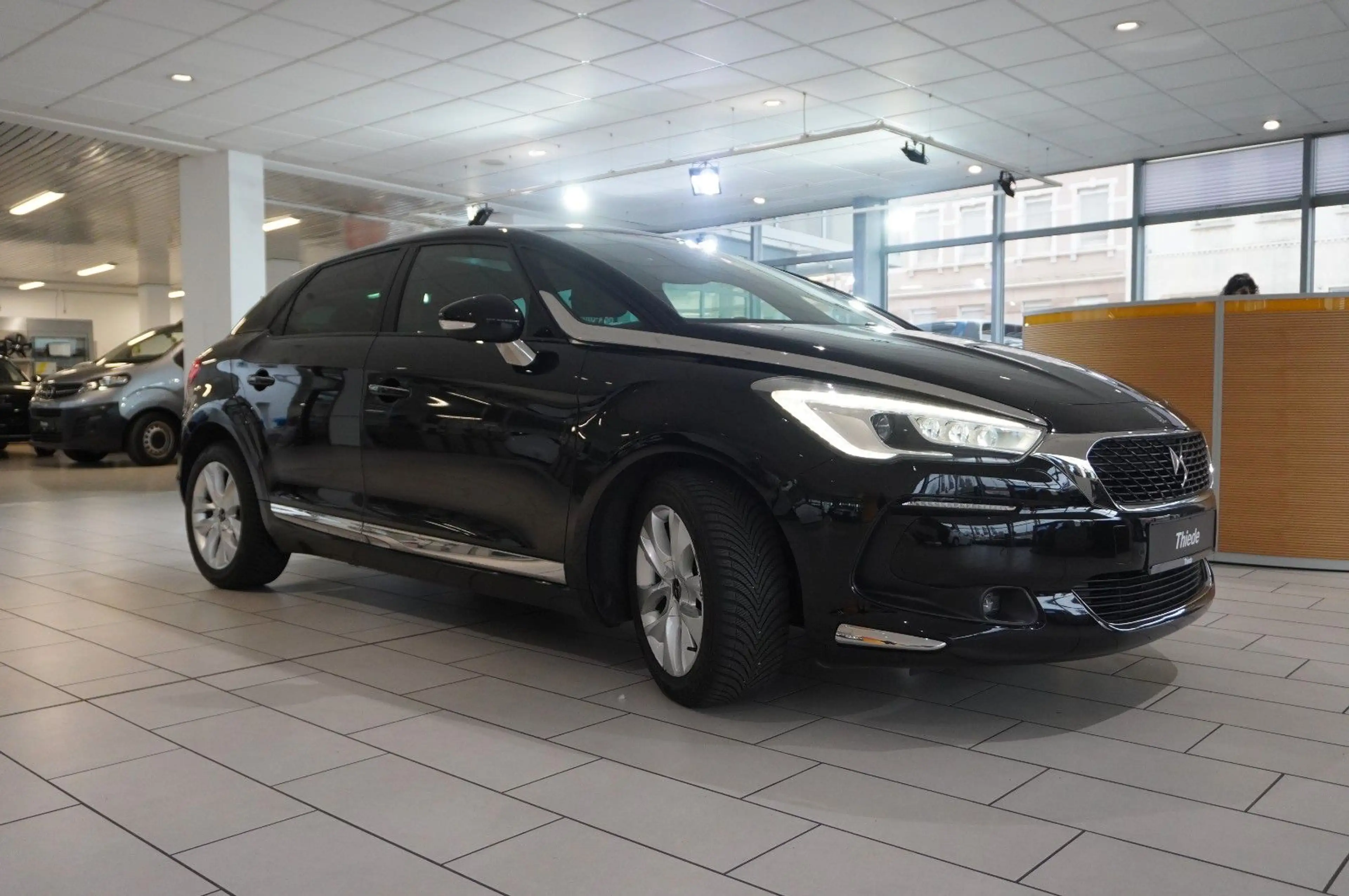 DS Automobiles DS 5 2.0D LIM. AT NAVI/LED/KAMERA/SHZ/PANO/SPORT — photo 5