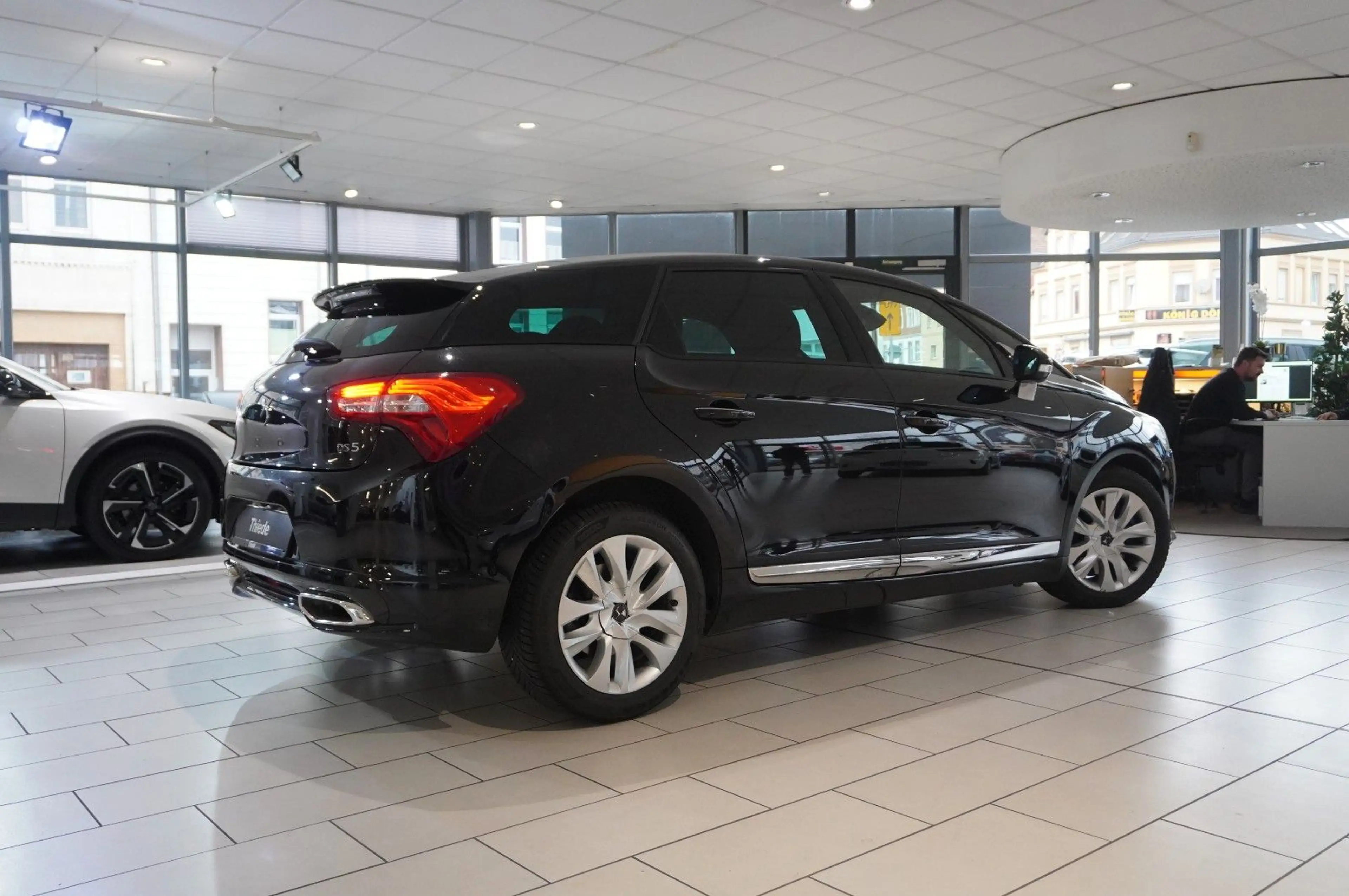 DS Automobiles DS 5 2.0D LIM. AT NAVI/LED/KAMERA/SHZ/PANO/SPORT — photo 7