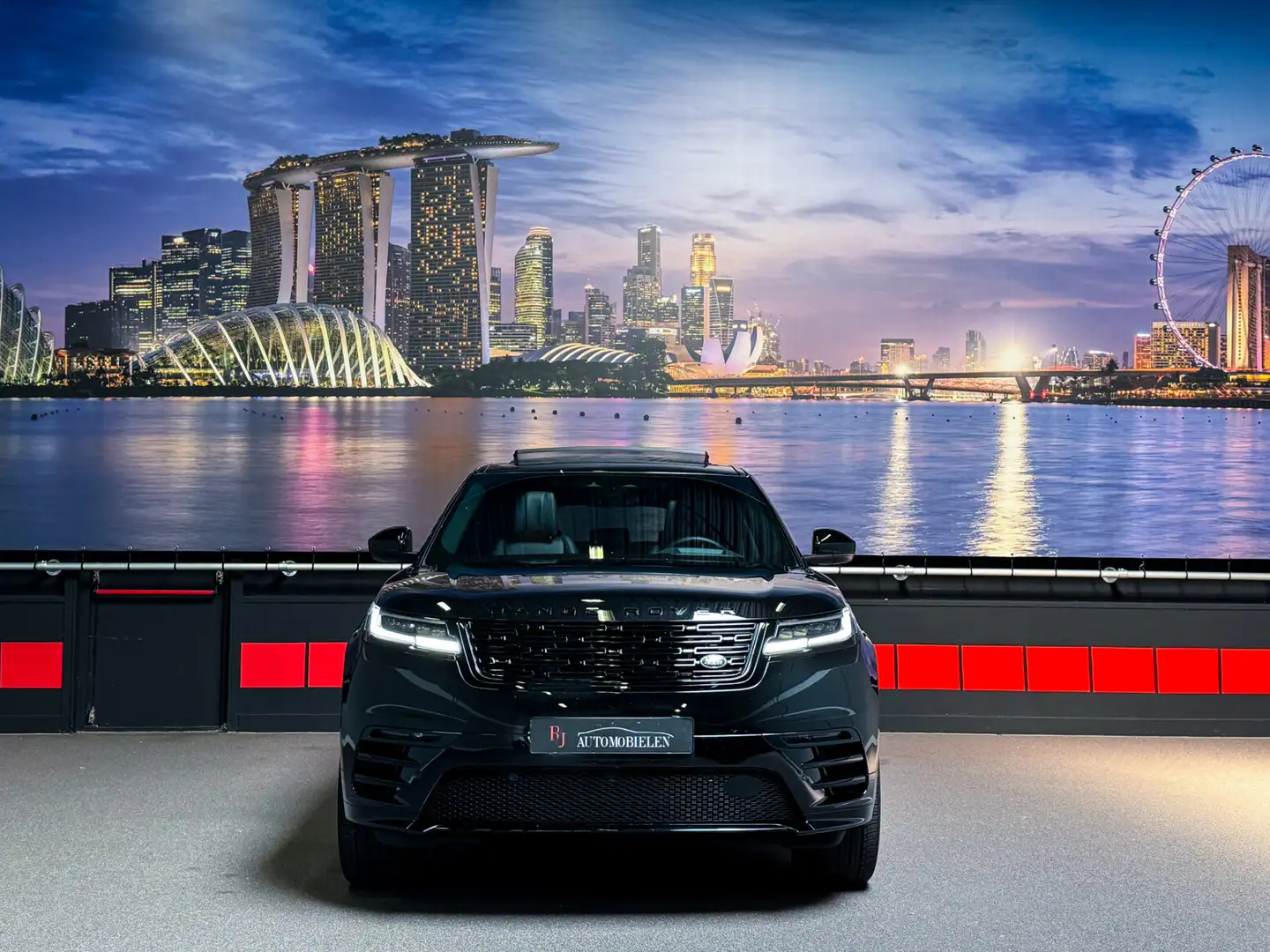 Land Rover Range Rover Velar 2.0 P400e R-Dynamic HSE |Panorama|Camera|NL NAP Zwart - 2