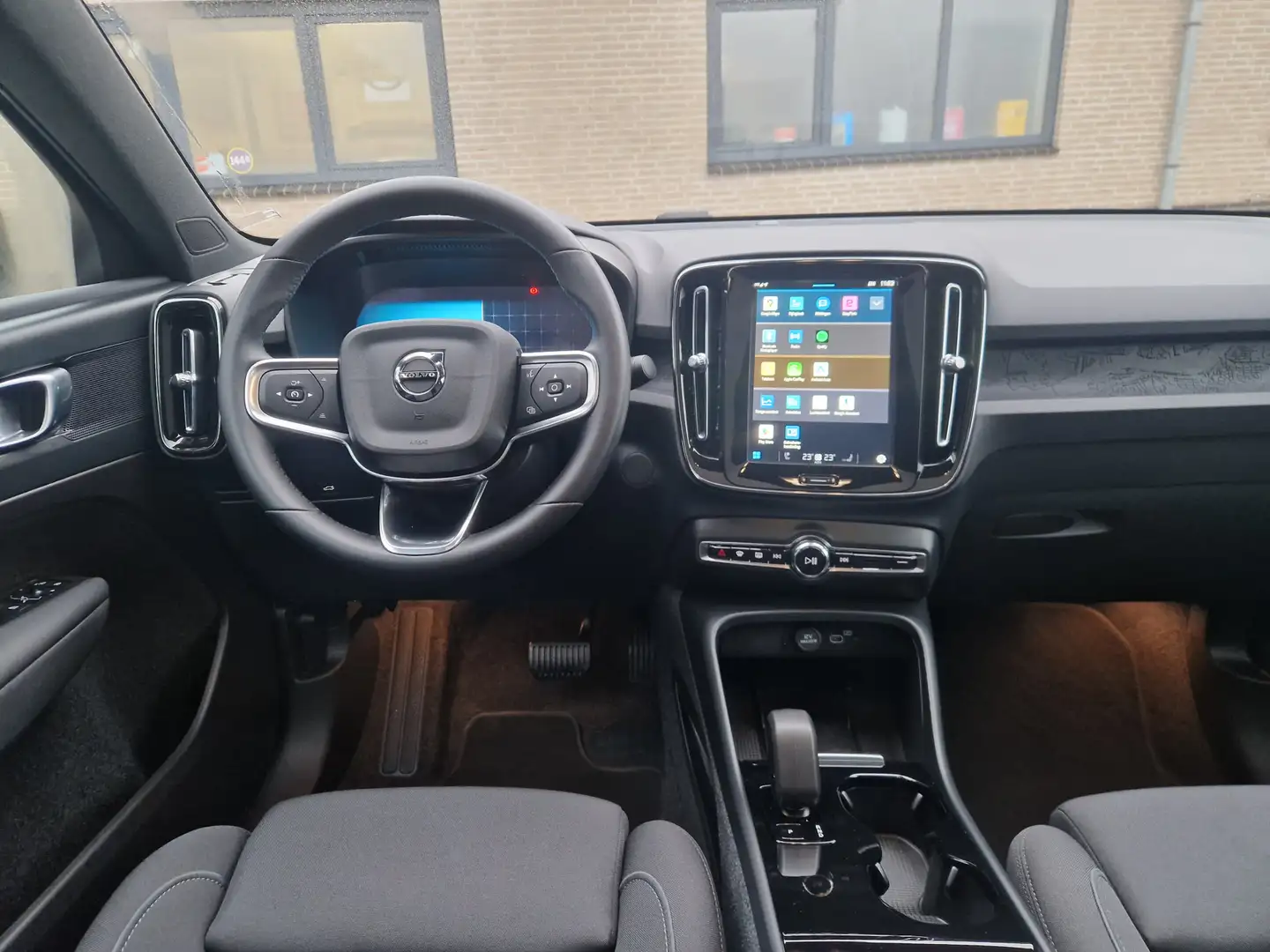 Volvo C40 Single Motor Plus 69 kWh Pano | Cam | Verwarmd stu Gris - 2