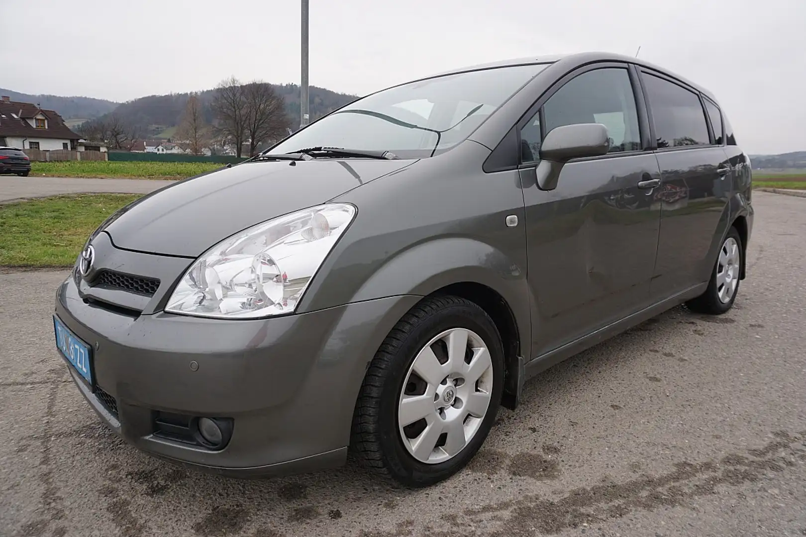 Toyota Corolla Verso 2,2 D-4D 135 Linea Luna Ds Grau - 2