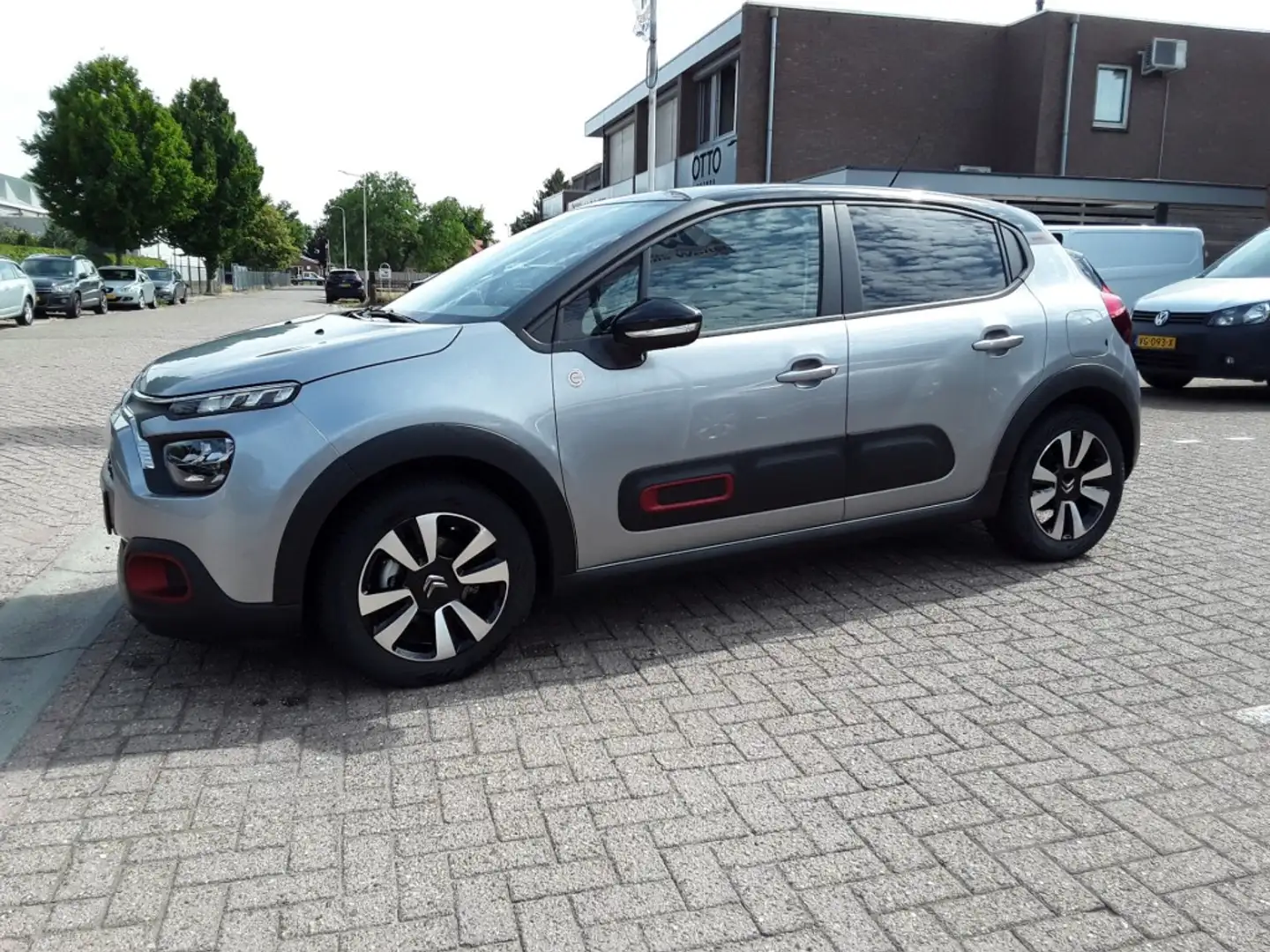 Citroen C3 1.2 Pure Tech S&S C-Series Grau - 2