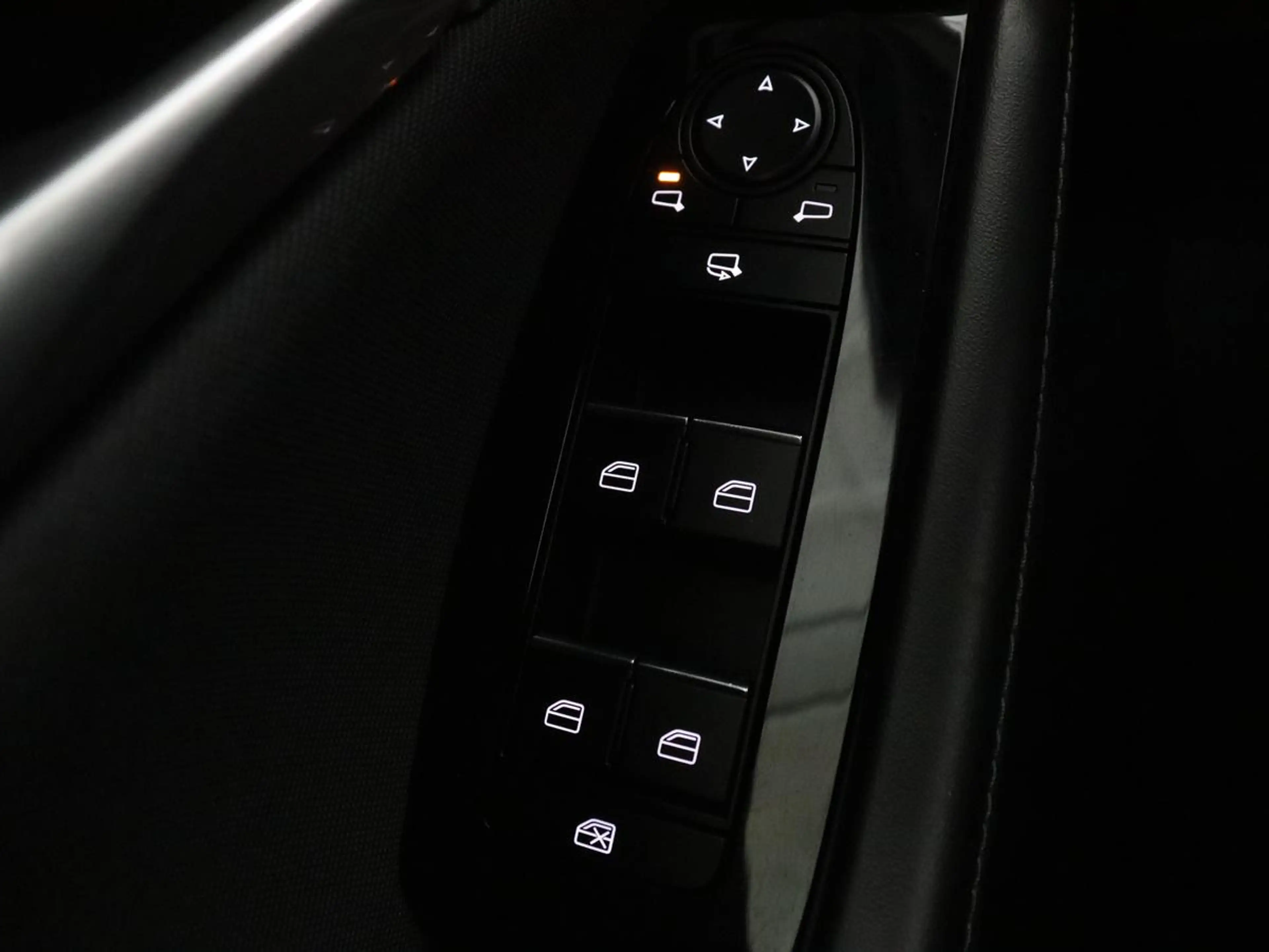Mazda CX-30 2.0 e-SkyActiv-G M Hybrid — photo 31